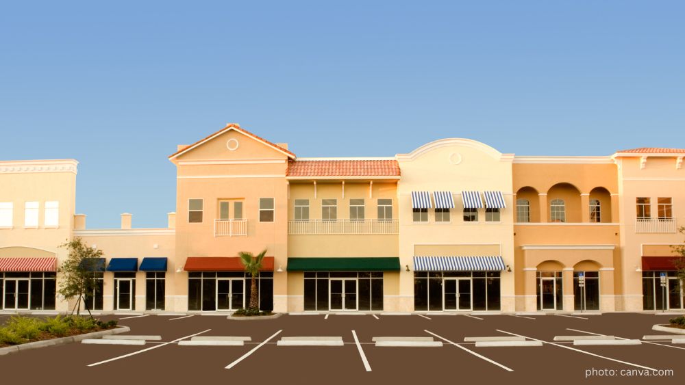 shopping center photo: canva.com